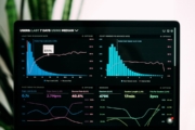 Paddle CRM vs. Netumo: ¿Cuál merece tu dinero (y tiempo) en 2026?