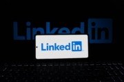 Musicsesame vs. Linkedim: ¿Cuál te da más por tu dinero? (Comparativa 2026)